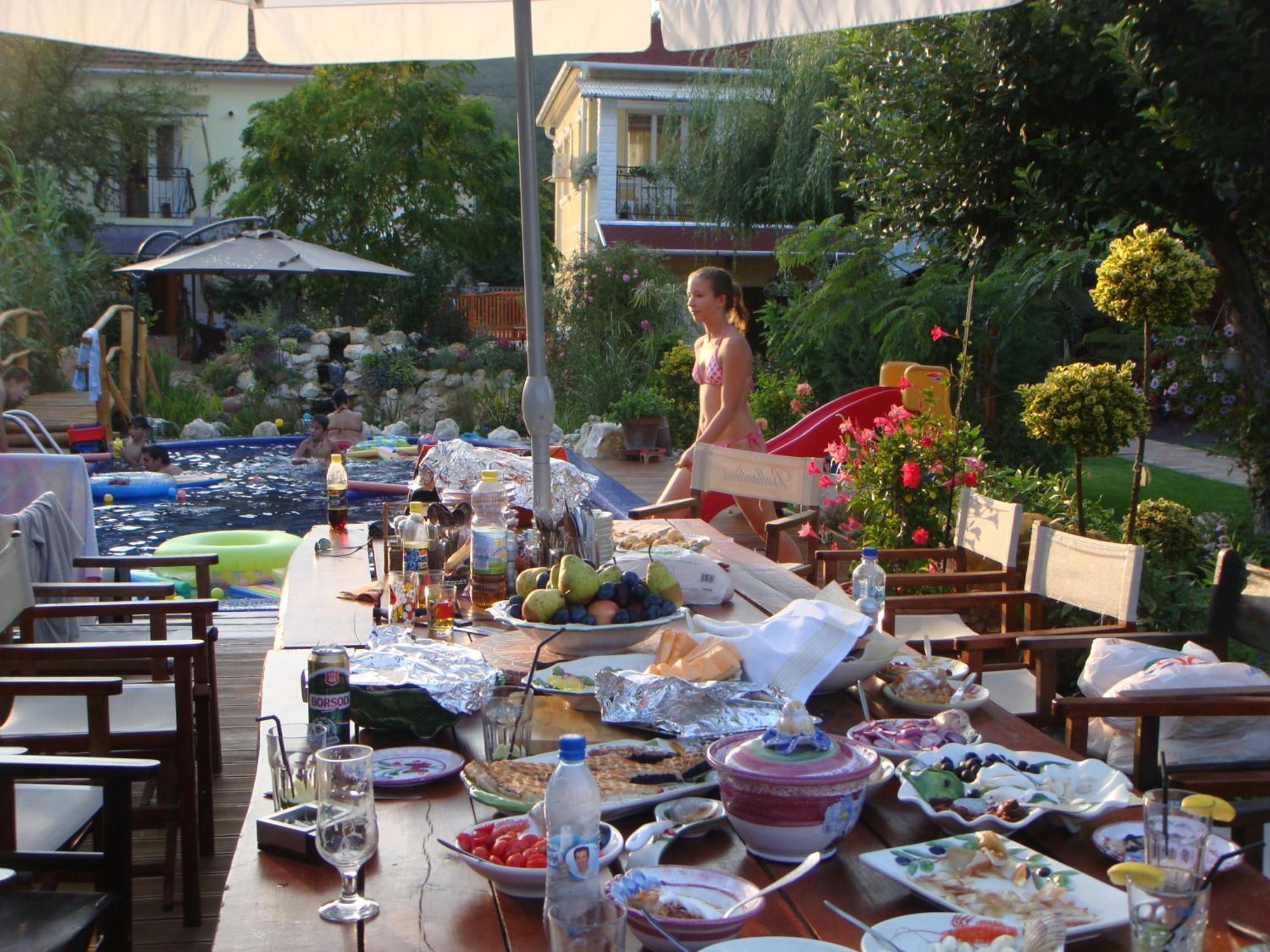 Holiday Vendeghaz Es Szabadidokert Jardanhaza Exterior foto