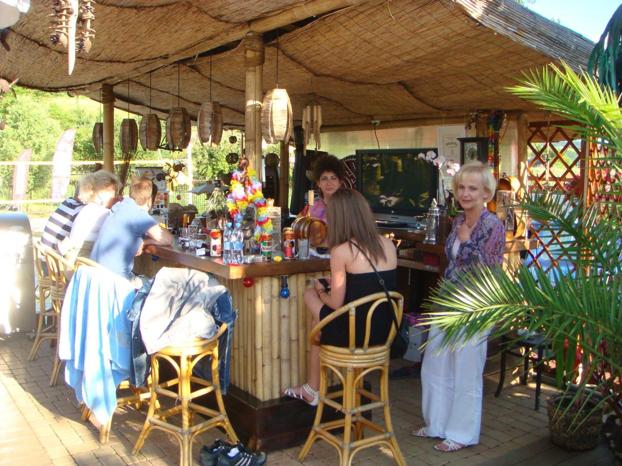 Holiday Vendeghaz Es Szabadidokert Jardanhaza Exterior foto