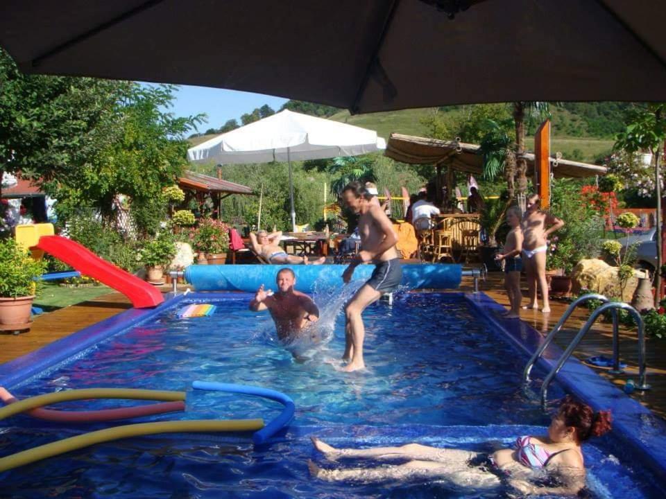 Holiday Vendeghaz Es Szabadidokert Jardanhaza Exterior foto