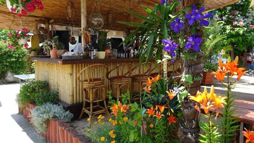 Holiday Vendeghaz Es Szabadidokert Jardanhaza Exterior foto